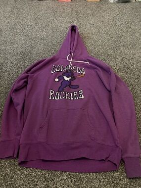 Mens Colorado Rockies hoodie size xl